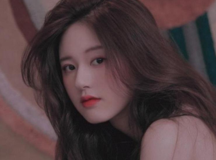 26岁赵露思深夜急救瘫坐轮椅，明星梦碎引发年轻人深思