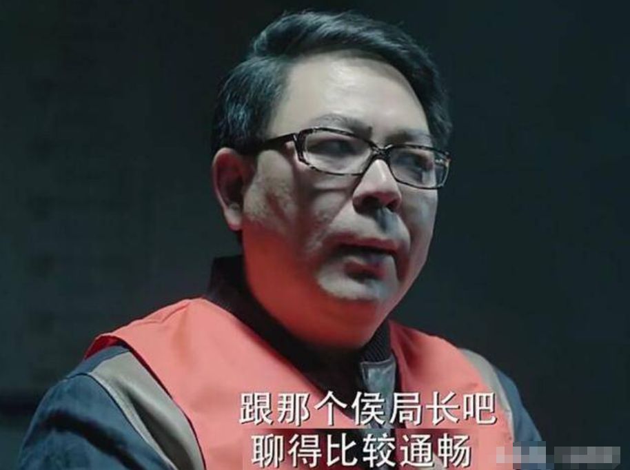 吸引小26岁关晓彤同学,让美女演员未婚生子,52岁高亚麟凭什么?