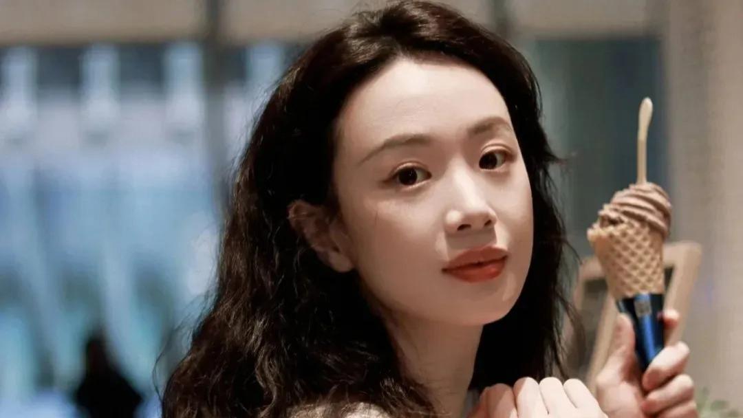 他俩官宣恋情太猛了，直接冲上热搜！