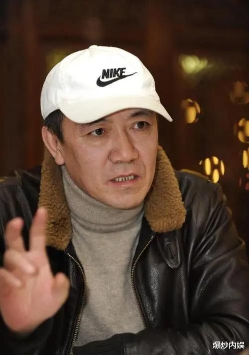 儿子30年的报复让他遗憾终生,抛弃24年原配,迎娶小娇妻