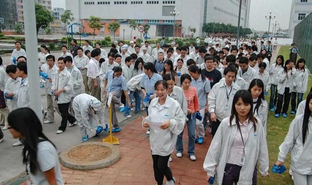 韩国企业开始清退35岁以上员工,但为何不能改为提前退休