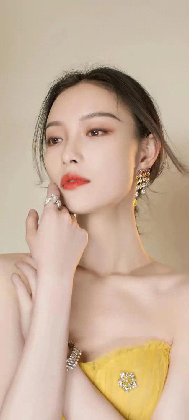 肤白貌美的倪妮可塑性真的很强