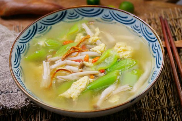 秋燥易上火,建议少吃羊肉猪肉,多吃“3白2绿”,清爽去燥好过秋