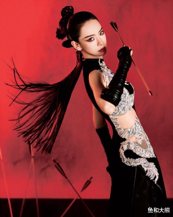 万茜老公被曝出轨,夜会美女后照常陪女儿过六一,美女身份惹争议