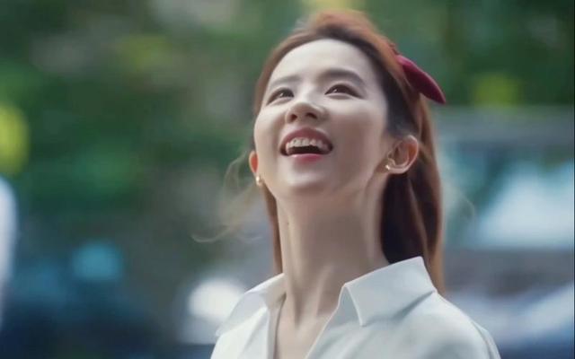 36岁刘亦菲出演22岁女大学生，只要她敢演，观众就总愿意为她买单