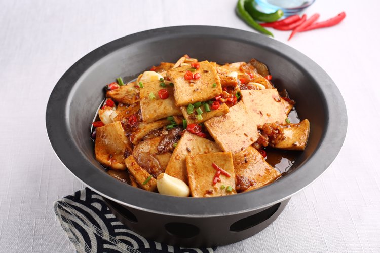 豆腐含有大量激素，男人吃多变娘，女人得癌？告诉你答案