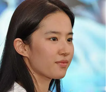 去掉滤镜,明星也是普通人!秦海璐满脸褶子,林志玲疲惫僵硬。