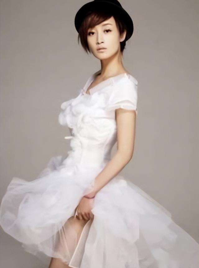 央视“最风流”女主持:将2个有妇之夫玩弄于股掌,如今怎样了?