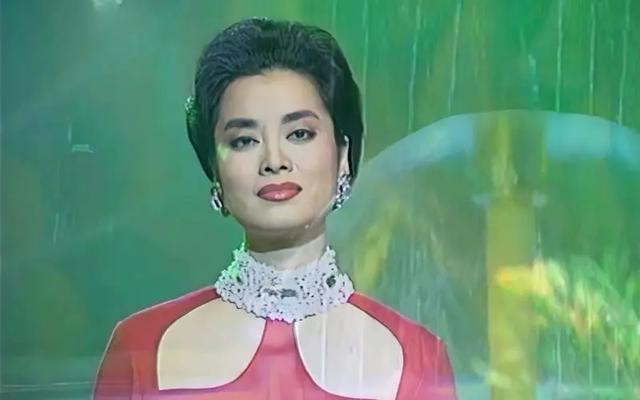 歌手毛阿敏:40岁嫁富豪,41岁高龄产女,58岁老公病逝,她今如何