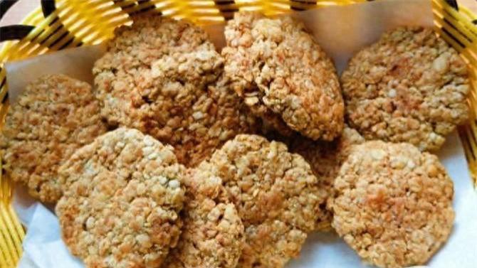 不用烤箱，不用糖，教你做燕麦饼干，酥脆可口，减肥必备