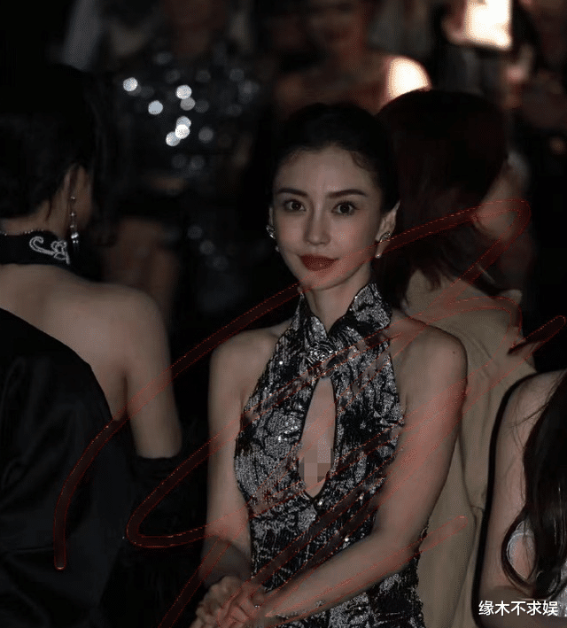Angelababy上海看秀咖位直降，和00花同框被冷落，生图颜值下跌！