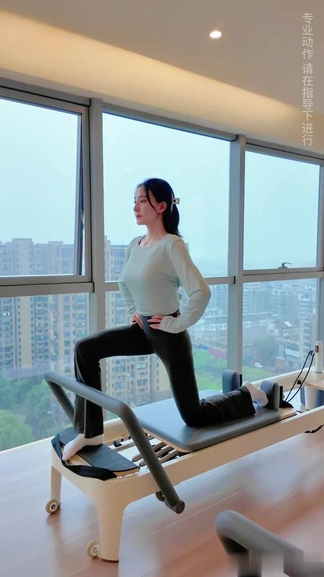 孙杨老婆张豆豆晒健身照,身材匀称气质满分 网友:自律的女生真美