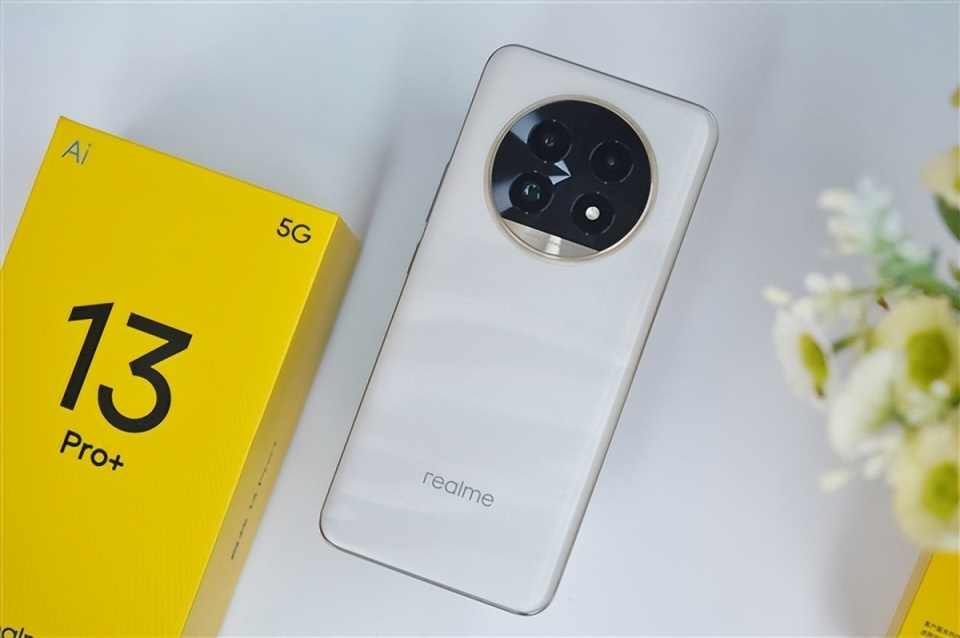 千元价位“搅局者”，512GB+120倍变焦，发布仅三个月跌至1989元