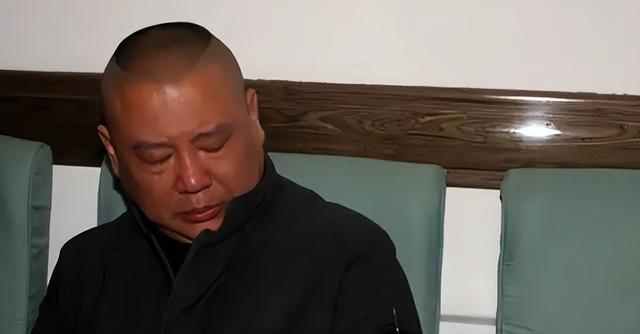 24年前抛弃郭德纲父子的胡中惠，如今回国探子，是否曾后悔？