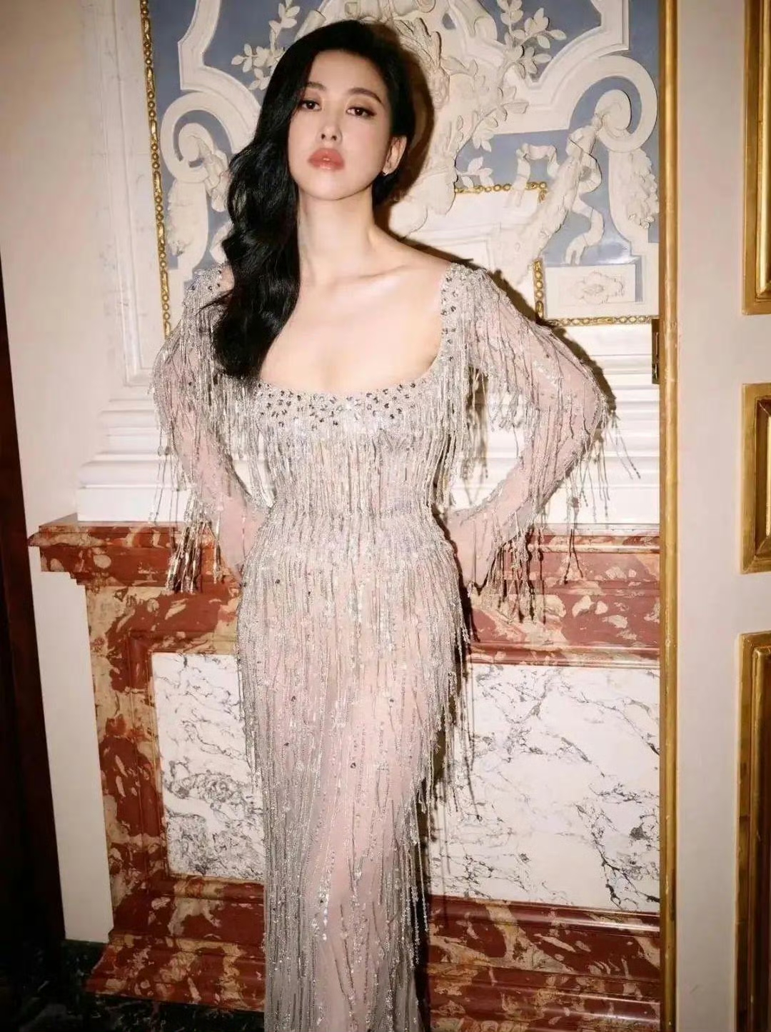 朱珠这衣服太欲了吧 ???