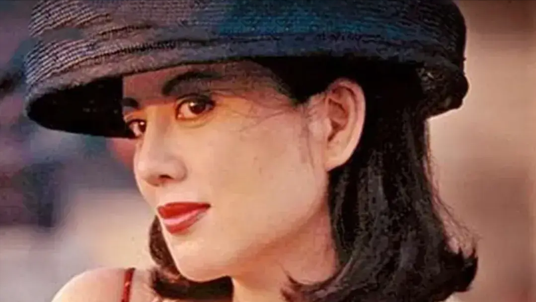 她被誉为中国第一美妇,为显年轻28年不近男色,如今66岁状态惊人