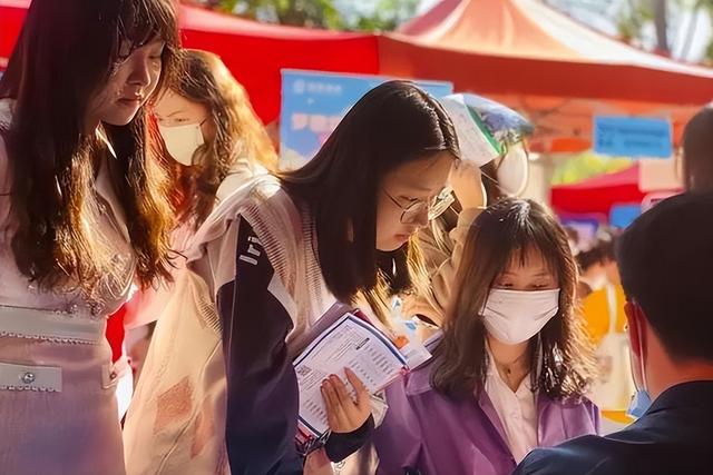 如此儿戏何时休？毕业生欣喜获得国企录用通知，转眼却被取消录取