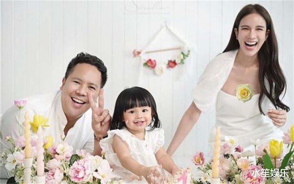 泰星Noey宣布和富商老公分手，两人办婚礼未领证，育有一2岁女儿