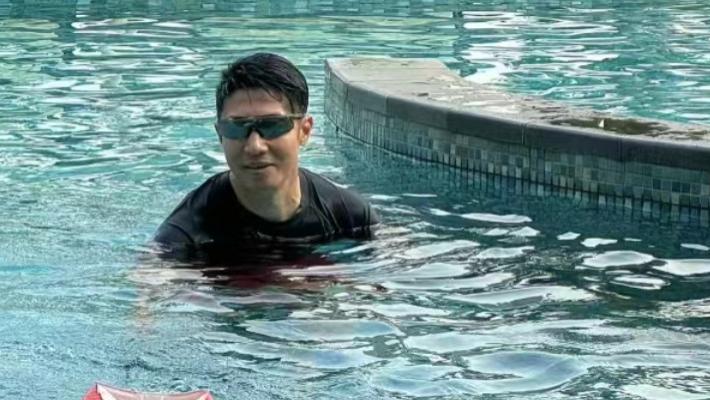 撒贝宁一家入住美高梅大酒店，37岁李白花期太短，撒贝宁拒绝合影