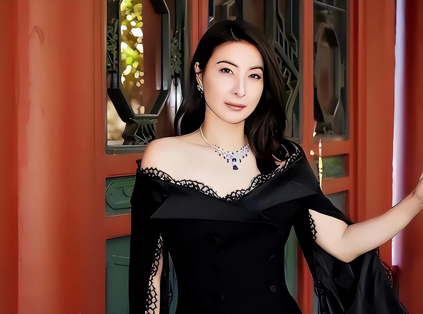 霍启刚怎么也不会想到？娶进家门的郭晶晶一举打破霍家百年家规。