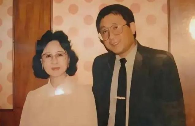 琼瑶第一任丈夫庆筠近况!弃笔当上班族再婚育有二子,92岁仍健在