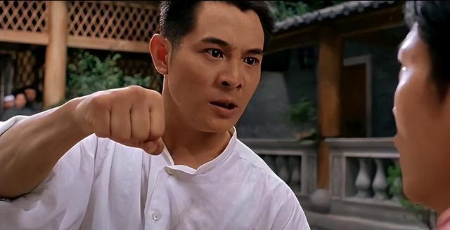 向佐晒李连杰父女到家做客，小奶皇与师公自然熟，祖孙上演隔代亲