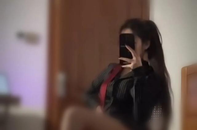 “女友收入很高但我无法接受她的职业”上热搜，网友评论区吵翻天