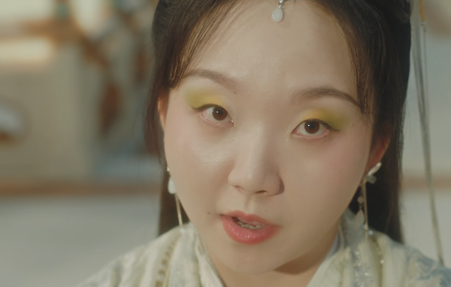 《与凤行》:全员演技过关,唯有一人是败笔,演技太烂像AI机器人