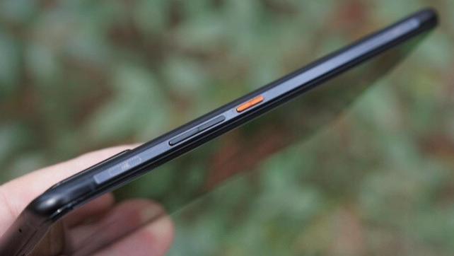 蓝厂新机将回归肩键？爆料称iQOO神秘新机在测试苹果同款压感按键