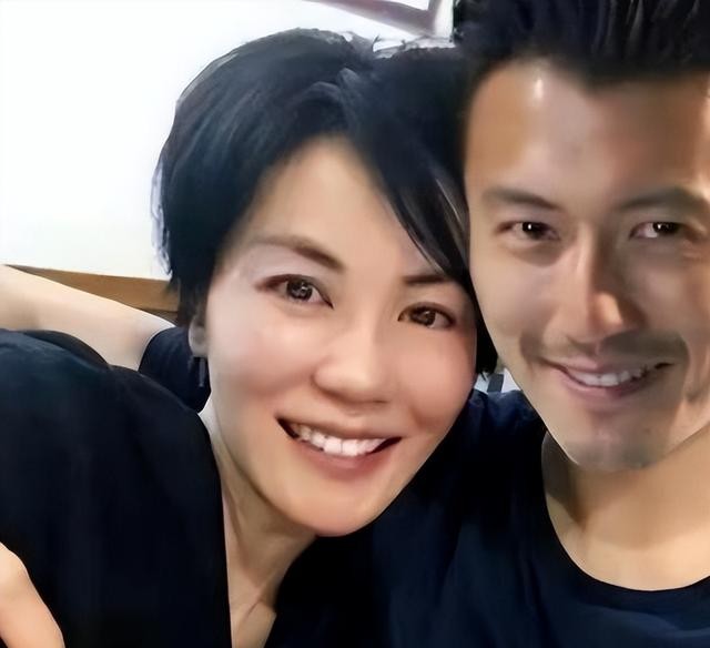 一张照片，戳穿了王菲的真实处境，她走到今天怪不得别人