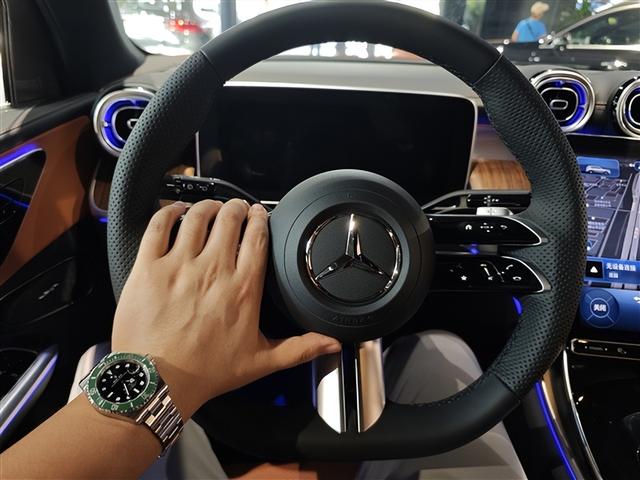 抢先！华为新表王绿野传奇首发开箱：我手上的绿水鬼不香了