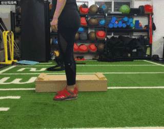 你试过爬楼梯减脂吗？热量消耗大，选对姿势很重要！