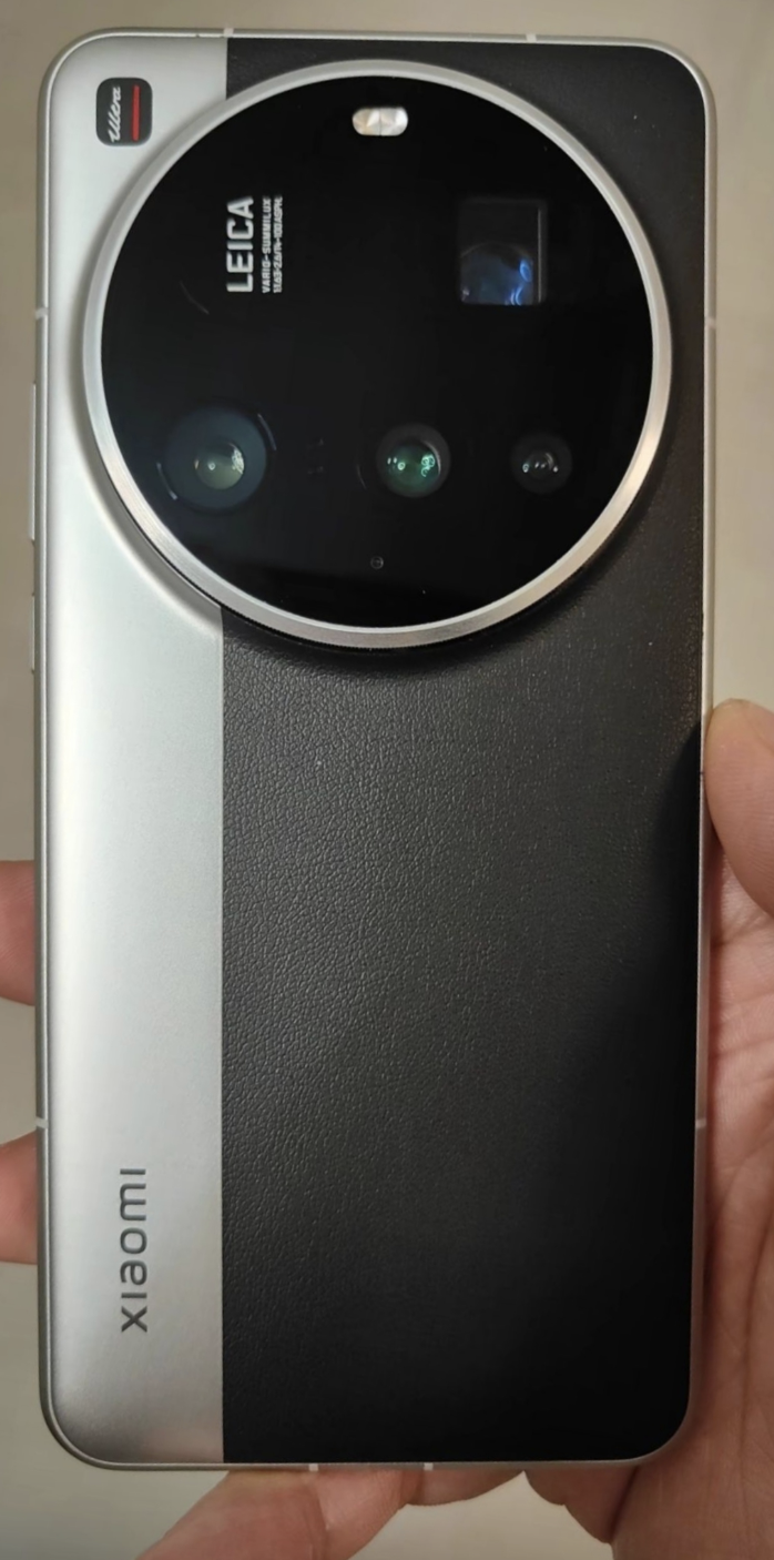 拼色素皮，小米15 Ultra真機(jī)新圖流出|小米SU7 Ultra搭載真金車標(biāo)