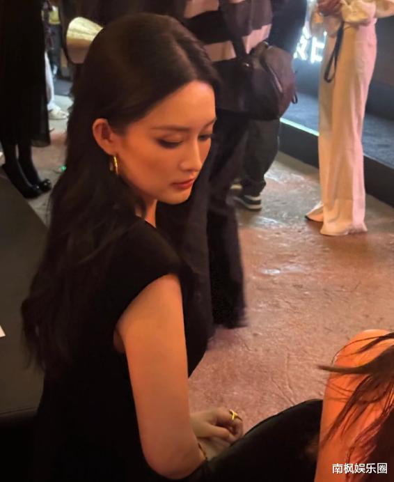 上海这一天:杨幂排面很大,李沁美翻了,谁和舒淇站一起都尴尬