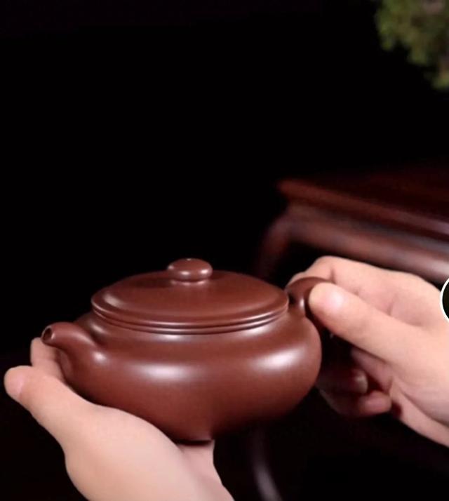 不懂紫砂艺术的人如何挑选紫砂壶？