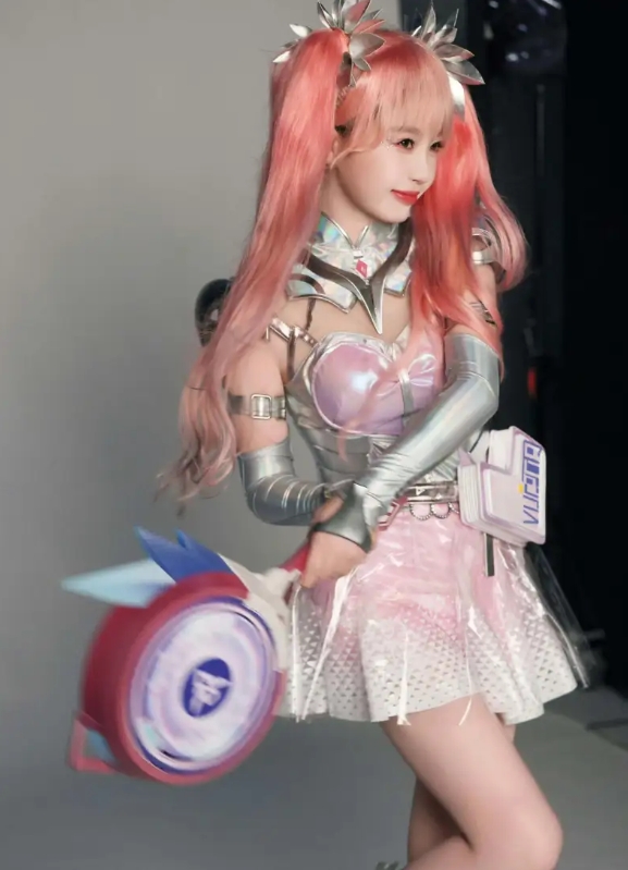 虞书欣解锁孙尚香新姿，热度爆表引围观