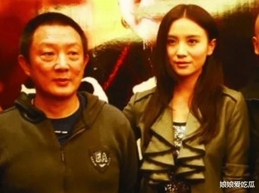 被4个男人“围猎”,与5婚导演同居5年,42岁未婚的宋佳要什么?