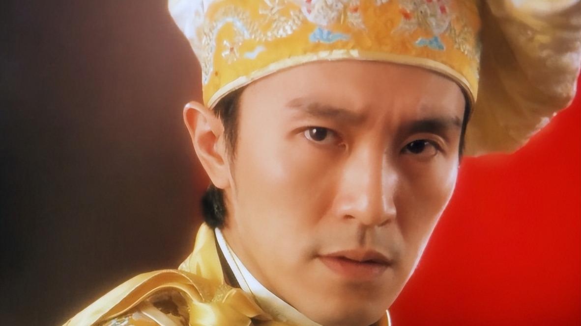 收手吧周星驰，62岁还炒冷饭，大片上映票房才471万，被嘲晚节不保