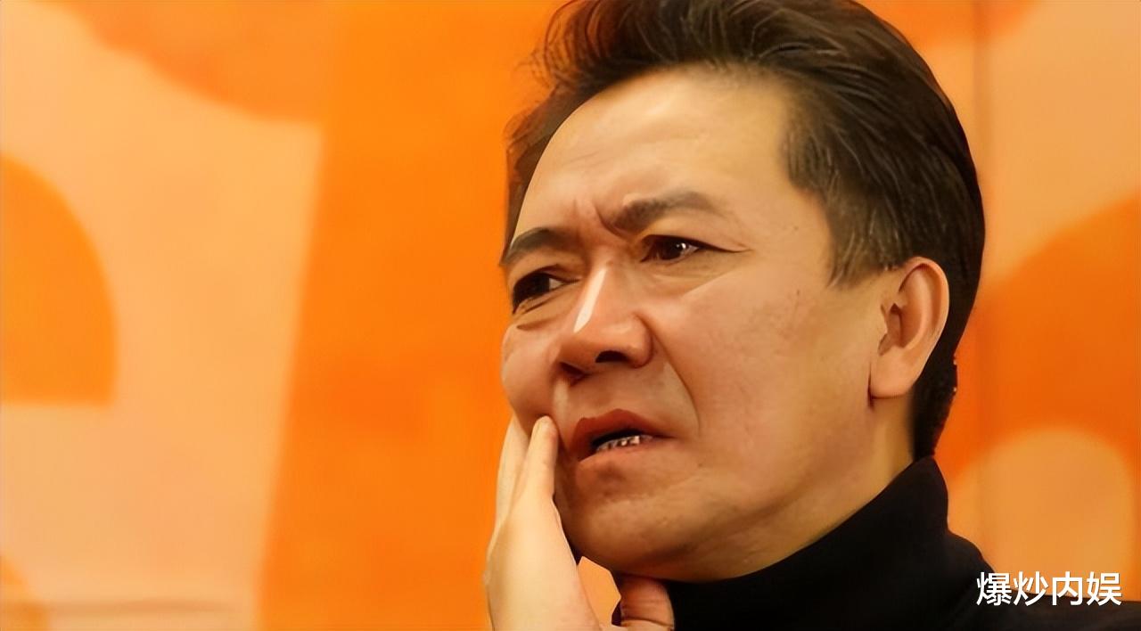 儿子30年的报复让他遗憾终生,抛弃24年原配,迎娶小娇妻