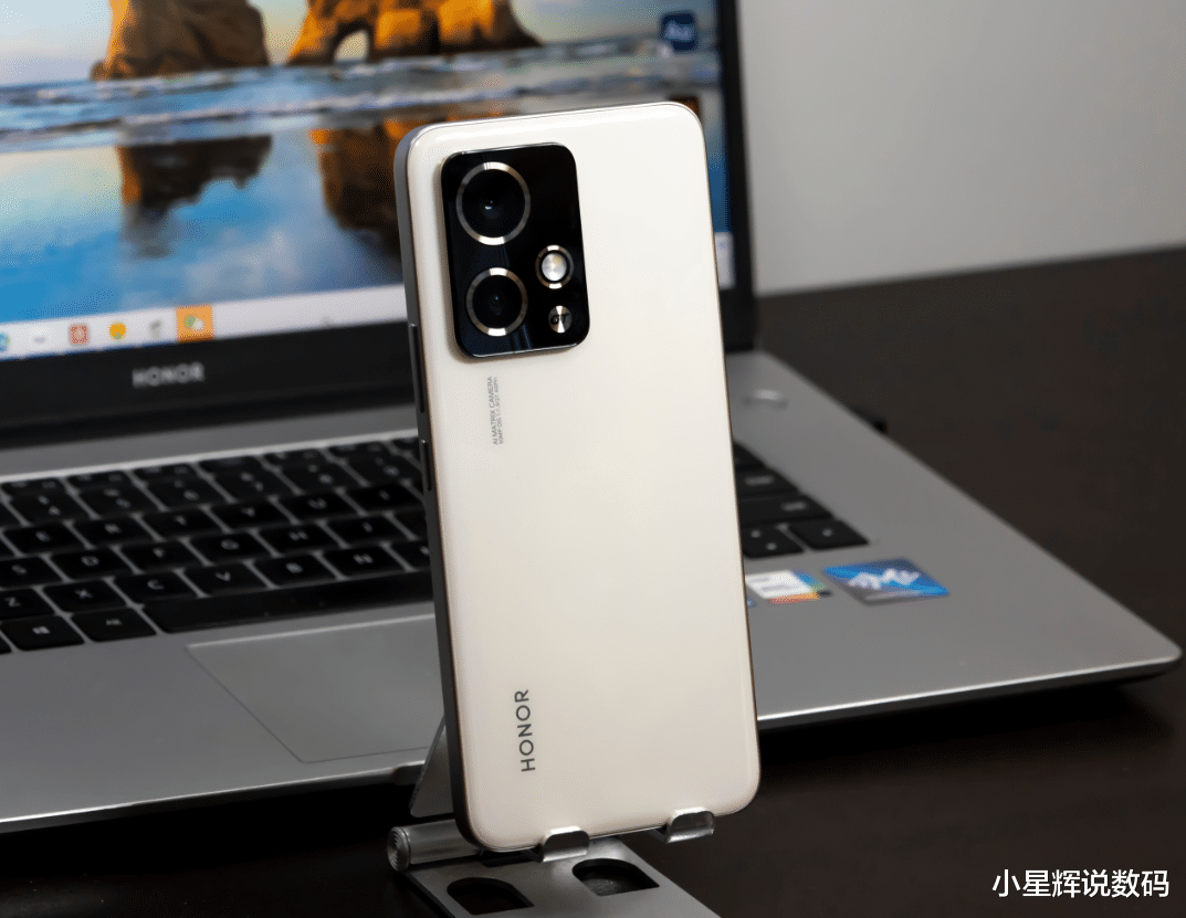 榮耀發(fā)飆了？驍龍8Gen2+256GB突降991元，千元機市場的“卷王”