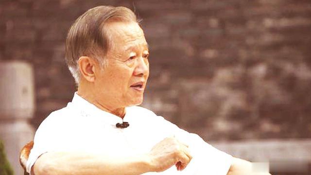 百家讲坛|《百家讲坛》文化明星现状：有人被抵制，有人去世，2人至今红火