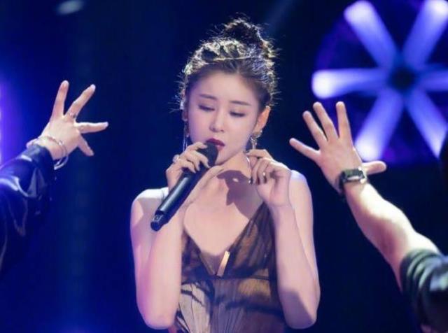 她是“最干净女星”，出道24年绝不接吻戏，如今39岁却活得像20岁