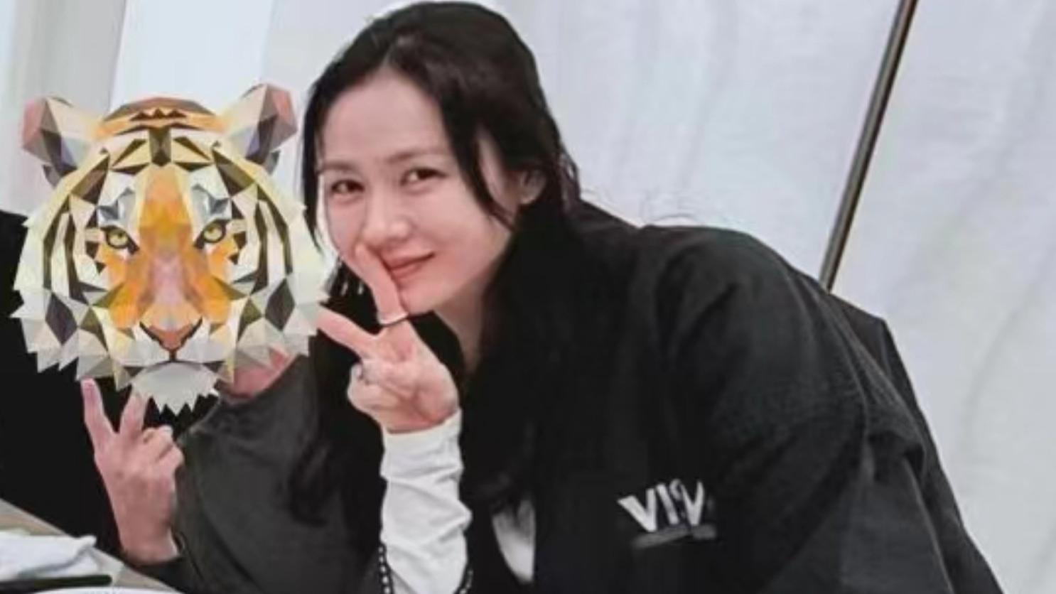 好有趣！孙艺珍晒与玄彬合照，给丈夫脸部打上虎头图案