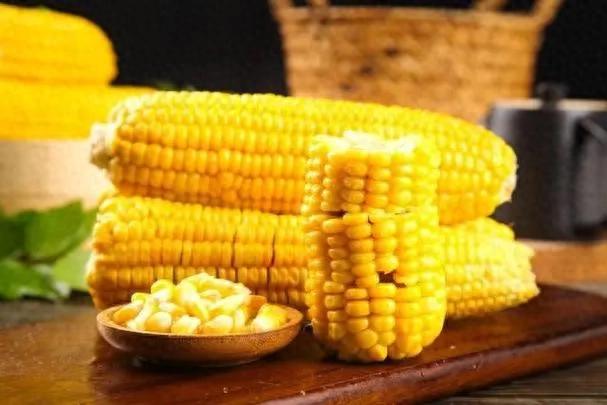 老年人要少吃玉米？医生直言：不想身体“垮掉”，4种菜少吃为妙