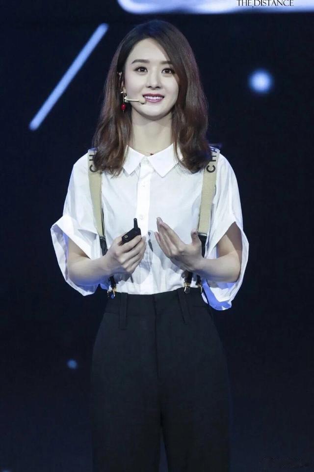 看到杨紫《国色芳华》又因颜值被嘲后，才知刘亦菲赵丽颖有多清醒