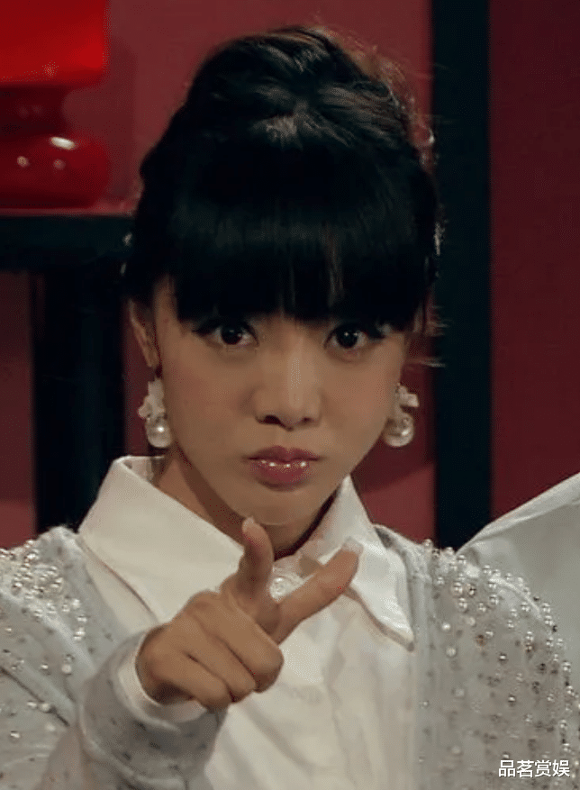 演员邓家佳:嫁圈外人10年婚姻和平分手,离婚5年事业爱情双丰收