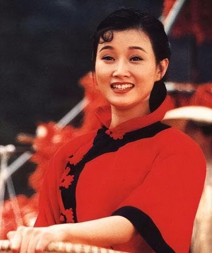 春晚|连续24年登上春晚，“民歌天后”如今销声匿迹，她的消失另有隐情