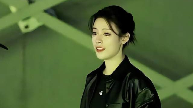 粉丝为陈丽君庆生，激动落泪鞠躬16次，弥补未成文化大使的遗憾