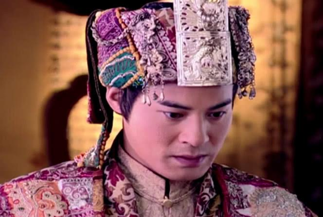 港剧男黄智贤57岁生日！无儿无女认郑嘉颖三子做干儿，全是高颜值