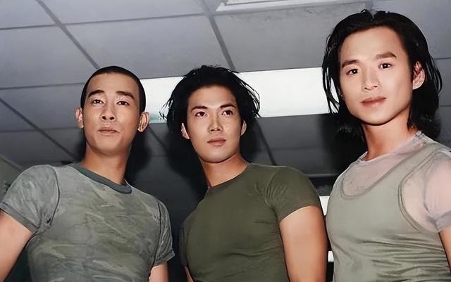 从伴舞到一线港星,身价早已上亿,陈小春找不回3000元卖掉的弟弟